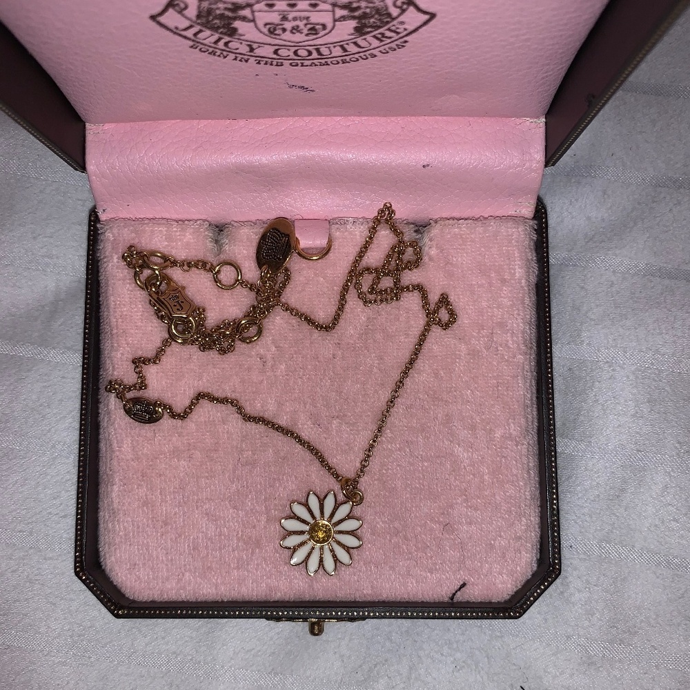 Juicy Couture Daisy Necklace